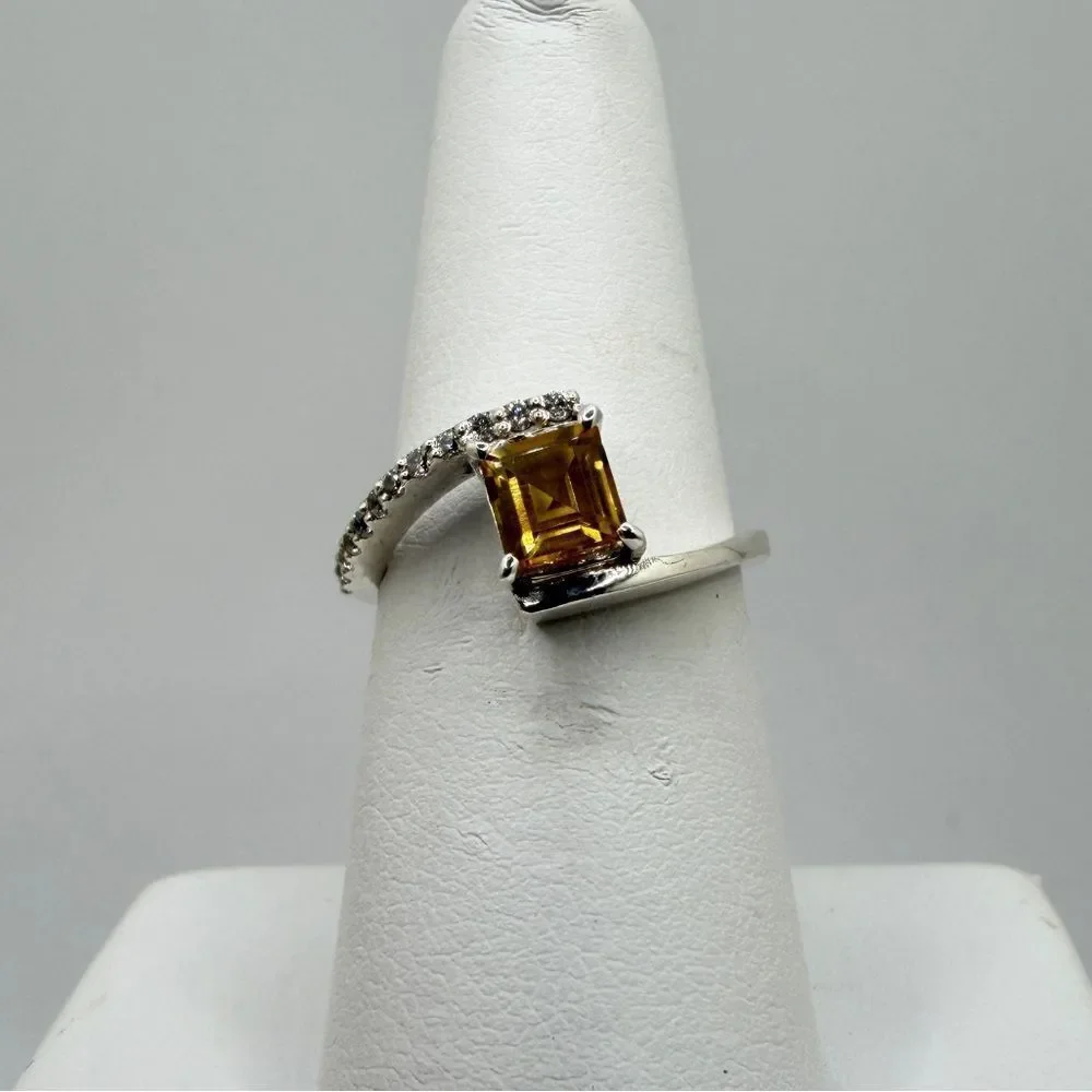 NWOT 5mm princess cut, faceted Citrine w/ accent cz diamonds ring in 925!